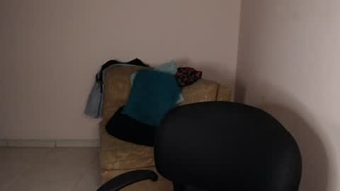 Snapshot of millyx_ chatting on June 28, 2026, 5:57 am Emily online show from June 28, 2026, 5:57 am