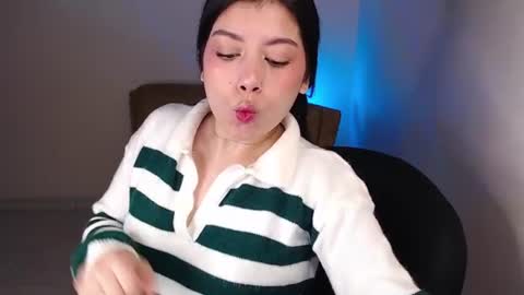 Snapshot of millyx_ chatting on July 7, 2026, 6:47 am Emily online show from July 7, 2026, 6:47 am