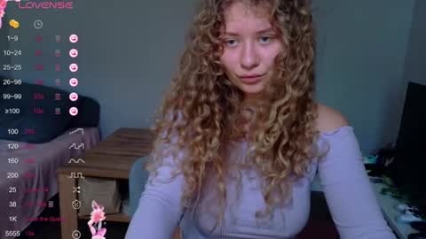 Snapshot of milounee chatting on July 3, 2026, 8:10 am milounee online show from July 3, 2026, 8:10 am