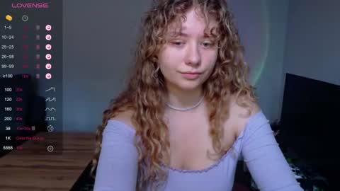 Snapshot of milounee chatting on July 11, 2026, 8:17 am milounee online show from July 11, 2026, 8:17 am