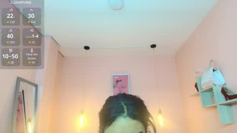 milu_carbajal_x online show from December 17, 2025, 8:04 pm