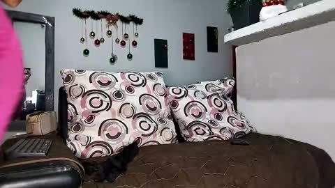 Milu online show from November 26, 2025, 6:03 am