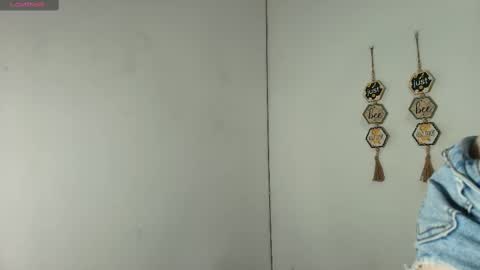 Snapshot of milu_gomez chatting on September 18, 2025, 8:00 pm Milu Gomez online show from September 18, 2025, 8:00 pm