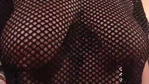 Snapshot of milu_w4llace chatting on October 28, 2025, 5:22 am Milu Wallace online show from October 28, 2025, 5:22 am