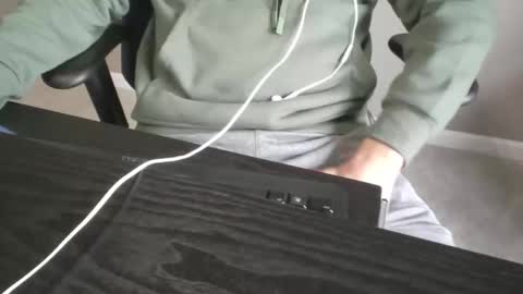 Snapshot of milwaukeebadger24 chatting on October 31, 2025, 1:45 pm milwaukeebadger24 online show from October 31, 2025, 1:45 pm