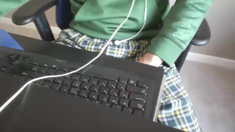 Snapshot of milwaukeebadger24 chatting on December 17, 2025, 3:18 pm milwaukeebadger24 online show from December 17, 2025, 3:18 pm