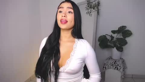 Snapshot of mily_ortiz chatting on July 22, 2026, 2:42 pm Mily Ortiz online show from July 22, 2026, 2:42 pm