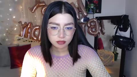 Snapshot of mily_thomson_b chatting on September 12, 2025, 8:31 pm Mily online show from September 12, 2025, 8:31 pm