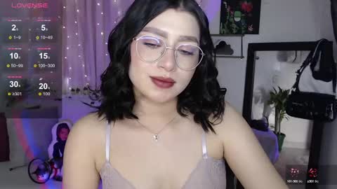Snapshot of mily_thomson_b chatting on October 4, 2025, 7:45 pm Mily online show from October 4, 2025, 7:45 pm