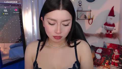 Snapshot of mily_thomson_b chatting on December 15, 2025, 1:15 pm Mily online show from December 15, 2025, 1:15 pm