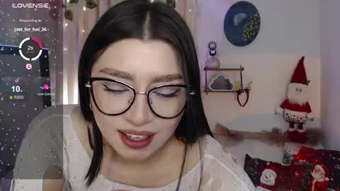 Snapshot of mily_thomson_b chatting on December 17, 2025, 9:21 pm Mily online show from December 17, 2025, 9:21 pm