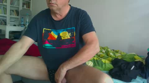 Snapshot of milymen26 chatting on June 1, 2026, 4:25 am Milymen26 Polish man master fereskik straight mature online show from June 1, 2026, 4:25 am