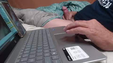 Snapshot of mimes32 chatting on November 1, 2025, 8:49 am mimes32 online show from November 1, 2025, 8:49 am