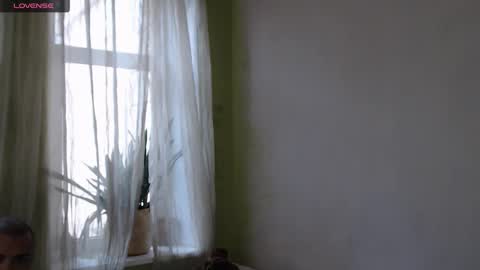 Snapshot of mimi_la chatting on October 8, 2025, 12:25 pm mimi_la online show from October 8, 2025, 12:25 pm