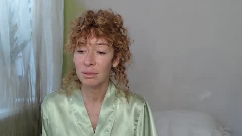 Snapshot of mimi_la chatting on October 10, 2025, 9:19 am mimi_la online show from October 10, 2025, 9:19 am