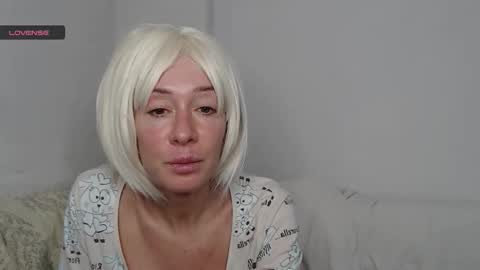 Snapshot of mimi_la chatting on October 16, 2025, 10:27 am mimi_la online show from October 16, 2025, 10:27 am