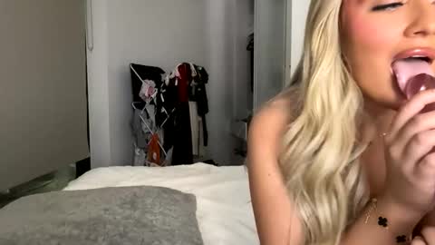 Snapshot of mimi_monroe1 chatting on January 10, 2026, 6:09 pm Mimi Monroe online show from January 10, 2026, 6:09 pm