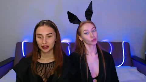 mimi_red online show from April 20, 2026, 3:37 pm