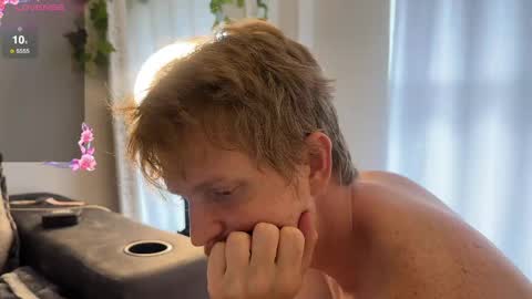 Snapshot of mimifoxz chatting on March 11, 2025, 6:52 pm Mimi online show from March 11, 2025, 6:52 pm