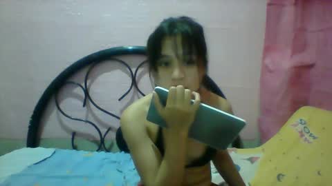 mimiyolove online show from March 3, 2025, 11:44 am