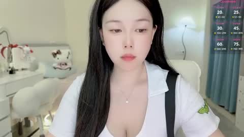 mimmouo online show from May 19, 2026, 7:26 am