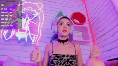 Minji online show from January 21, 2025, 6:02 pm