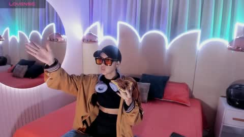 Minji online show from February 11, 2025, 11:54 am