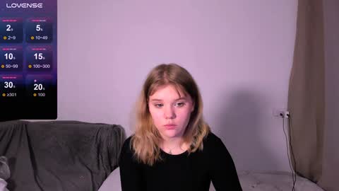 hi Im Mina  online show from December 18, 2024, 5:04 am