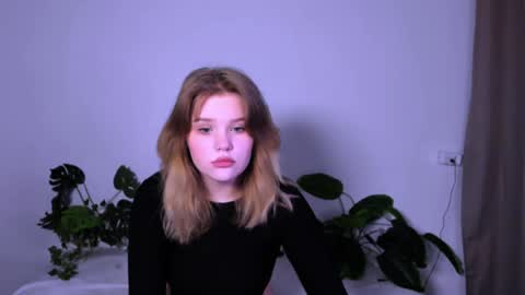 hi Im Mina  online show from January 23, 2025, 9:29 am