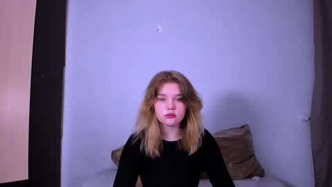 hi Im Mina  online show from January 25, 2025, 9:26 am