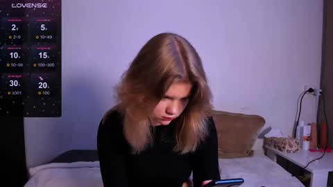 hi Im Mina  online show from February 11, 2025, 4:33 am