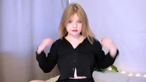 hi Im Mina  online show from March 9, 2025, 1:14 am