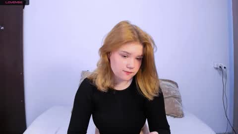 hi Im Mina  online show from September 13, 2025, 7:30 am