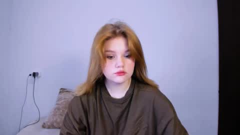 hi Im Mina  online show from October 29, 2025, 10:55 pm