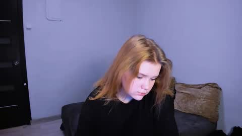 hi Im Mina  online show from November 7, 2025, 1:27 am