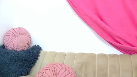 mina_hotty online show from May 4, 2026, 3:30 pm