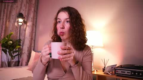 Frances  Next streams Thu Fri Sat 8am -  4pm GMT3 online show from September 14, 2025, 5:50 am