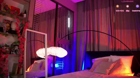 Frances  Next streams Thu Fri Sat 8am -  4pm GMT3 online show from October 11, 2025, 6:45 am