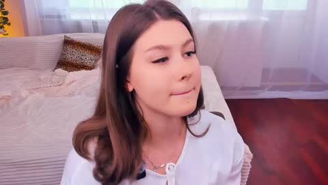 Snapshot of minditrelles chatting on October 11, 2025, 7:18 am Mindi online show from October 11, 2025, 7:18 am