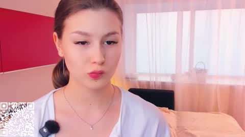 Snapshot of minditrelles chatting on November 7, 2025, 7:19 am Mindi online show from November 7, 2025, 7:19 am