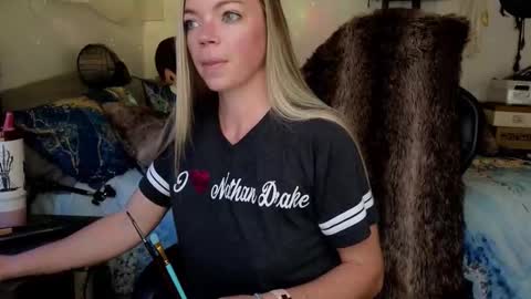 Mindy Mars online show from November 19, 2025, 4:40 pm