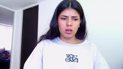 mini_sky online show from February 25, 2026, 1:32 pm