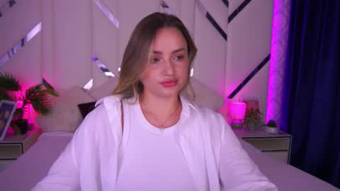 Snapshot of minifox_ chatting on September 24, 2025, 6:28 am minifox_ online show from September 24, 2025, 6:28 am