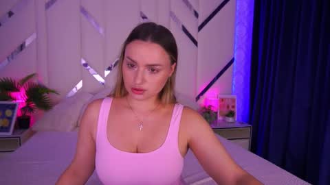 Snapshot of minifox_ chatting on October 14, 2025, 7:20 am minifox_ online show from October 14, 2025, 7:20 am