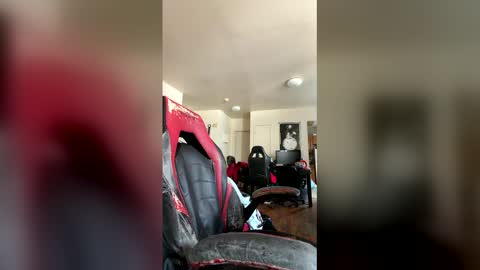 Snapshot of minimoose1003 chatting on February 7, 2026, 7:39 pm minimoose1003 online show from February 7, 2026, 7:39 pm