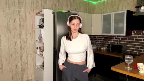 Snapshot of minmee chatting on February 11, 2026, 4:12 pm Asti online show from February 11, 2026, 4:12 pm