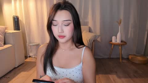 minnie_jin online show from November 17, 2025, 2:12 pm