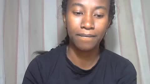 minouch211907 online show from November 10, 2025, 4:17 pm