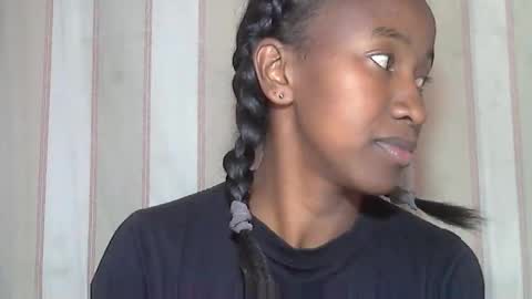 minouch211907 online show from December 14, 2025, 1:27 pm