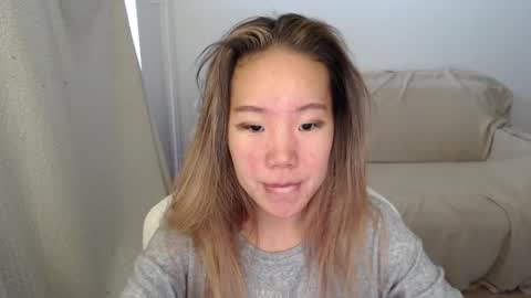 mira_g online show from September 17, 2025, 6:15 am